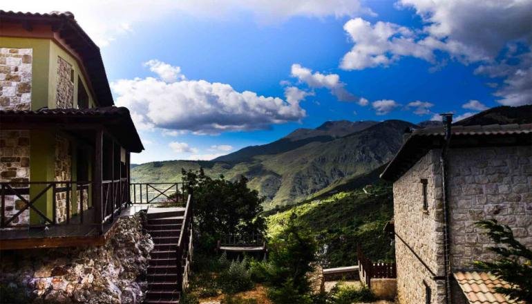 Απόδραση στα Τρίκαλα Κορινθίας