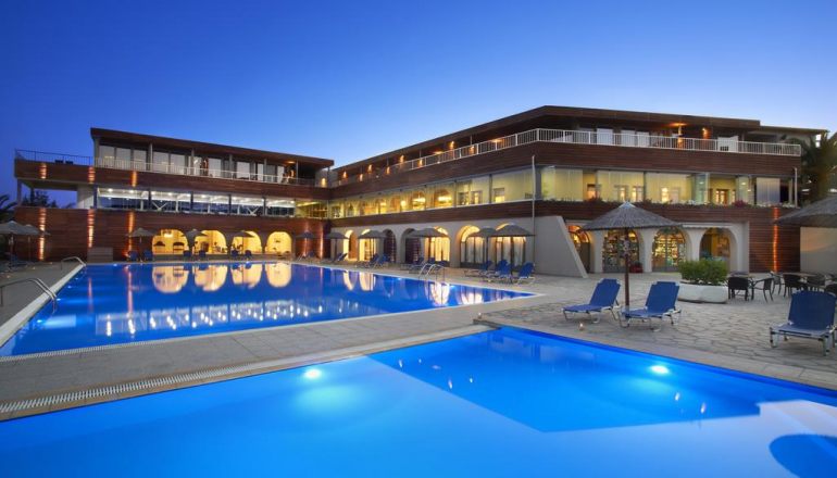 Καλοκαίρι στη Χαλκιδική - Το 4* Blue Dolphin Hotel Chalkidiki