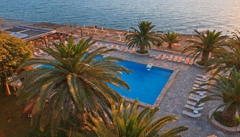 Long Beach Resort Hotel
Πολυτελείς αποδράσεις το καλοκαίρι 
