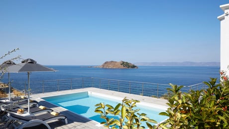 Eleia Seafront Rooms & Villas - Πέτρα, Λέσβος