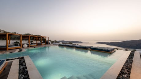 5* Amaze Suites - Ημεροβίγλι, Σαντορίνη