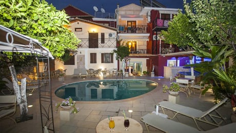 Paradise Hotel - Πάργα