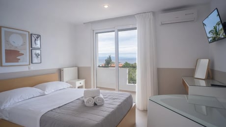 Elena Villa - Πολύχρονο, Χαλκιδική