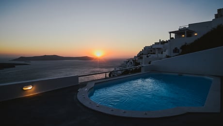 The Last Sunbeam - Φηρά, Σαντορίνη