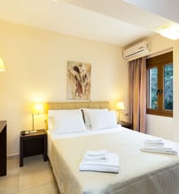 4* Pantheon Villas & Suites