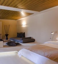 4* Kipi Suites