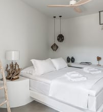 4* Zetine Suites - Αλοπρόνοια, Σίκινος