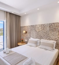 4* Dolphin Bay Seaside Resort & Suites