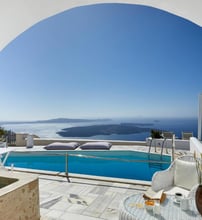4* Iliovasilema Suites Santorini