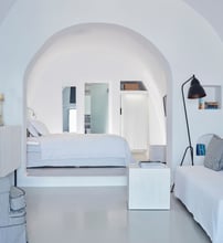 5* Sun Rocks Santorini