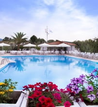 Eden Beach Plaka Hotel