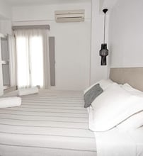 Anessis - Φηρά, Σαντορίνη