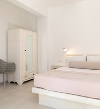 Depis Place Studios & Apartments