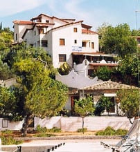 Drymna Hotel - Τριζόνια, Φωκίδα