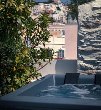 Ninemian Suites Syros - Ερμούπολη, Σύρος