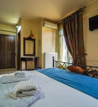 Epavlis Boutique Galaxidi