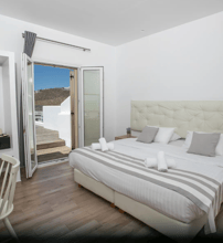 4* George Hotel-  Πλατύς Γιαλός, Μύκονος