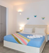 The Last Sunbeam - Φηρά, Σαντορίνη