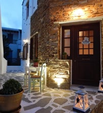 Tinos Suites & Apartments