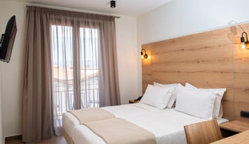 Liberty Of Nafplio - Ναύπλιο