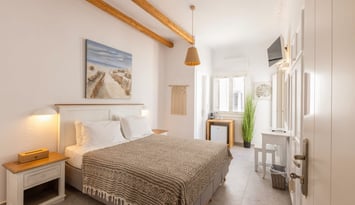 Parosquare Central Suites - Παροικιά, Πάρος