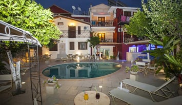 Paradise Hotel - Πάργα