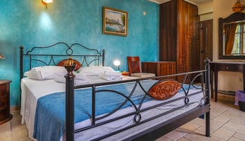 Epavlis Boutique Galaxidi - Γαλαξίδι