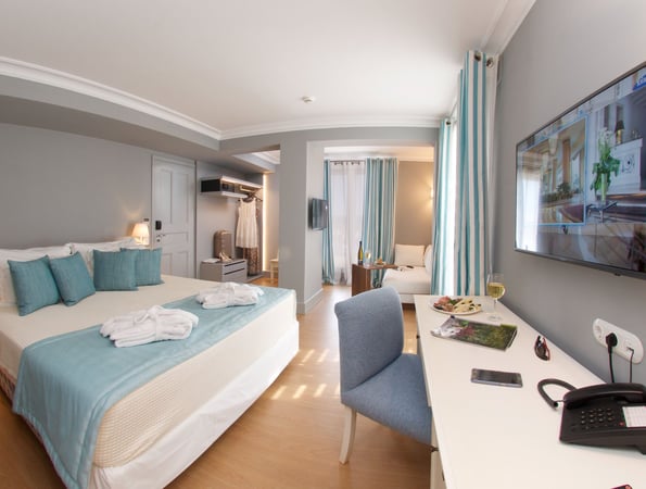 4* Aenos Hotel..