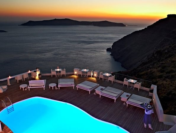 5* Sun Rocks Santorini