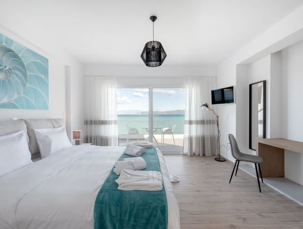 Costa Vasia Suites & Apartments
