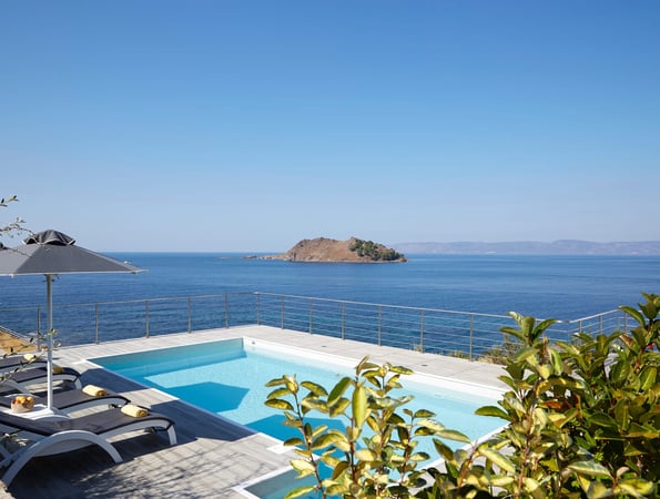 Eleia Seafront Rooms & Villas - Πέτρα, Λέσβος