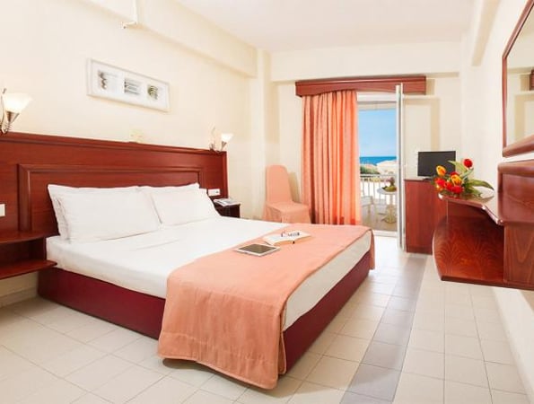 Loutra Beach Hotel