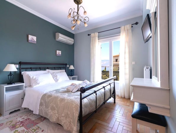 Nautilus Luxury Suites - Γαλαξίδι