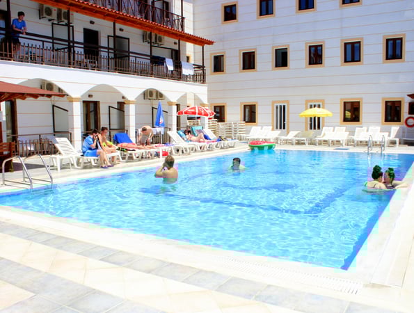 Lefkimi Hotel