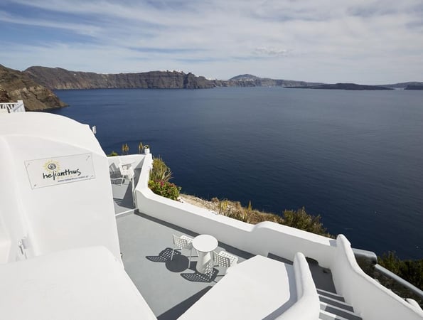 4* Helianthus Suites Caldera Caves