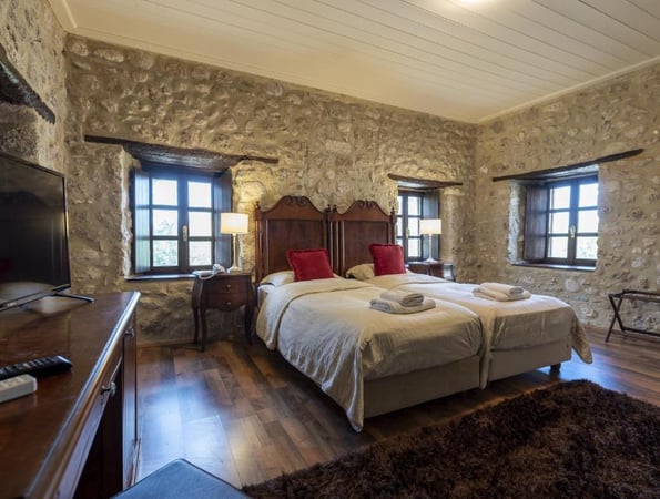 4* Semantron Traditional Village - Ελαιώνας Διακοπτού