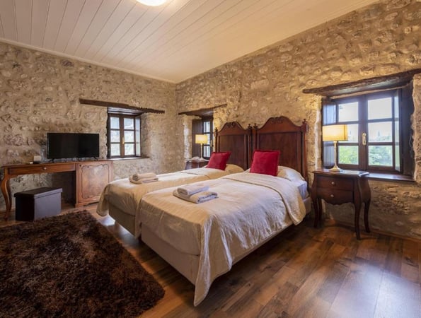 4* Semantron Traditional Village - Ελαιώνας Διακοπτού