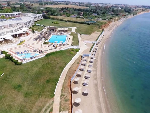 5* Ramada Plaza by Wyndham Thraki