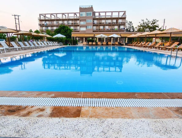 Black & White Boho Resort - Μελίσσι, Ξυλόκαστρο