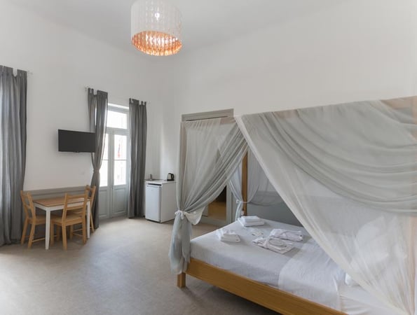 4* Douskos Guest House - Ύδρα