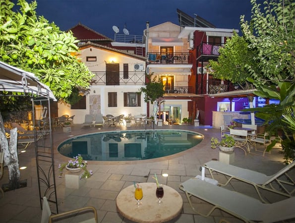 Paradise Hotel - Πάργα