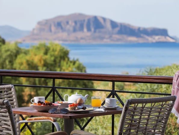 Iris Beach Hotel - Μονεμβασιά