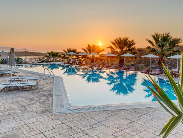 Sunrise Beach Suites - Αζόλιμνος, Σύρος