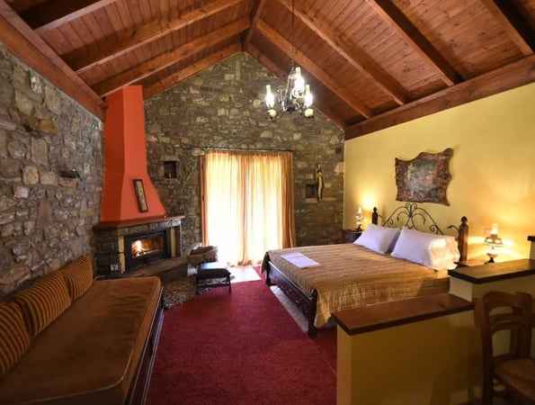 Τα Πέτρινα - Ορεινή Ναυπακτία