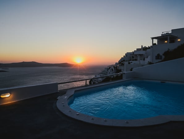 The Last Sunbeam - Φηρά, Σαντορίνη
