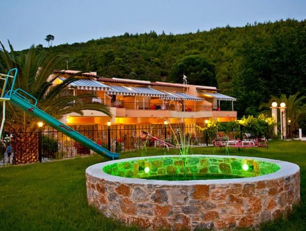 Villa Nefeli - Κουκουναριές, Σκιάθος