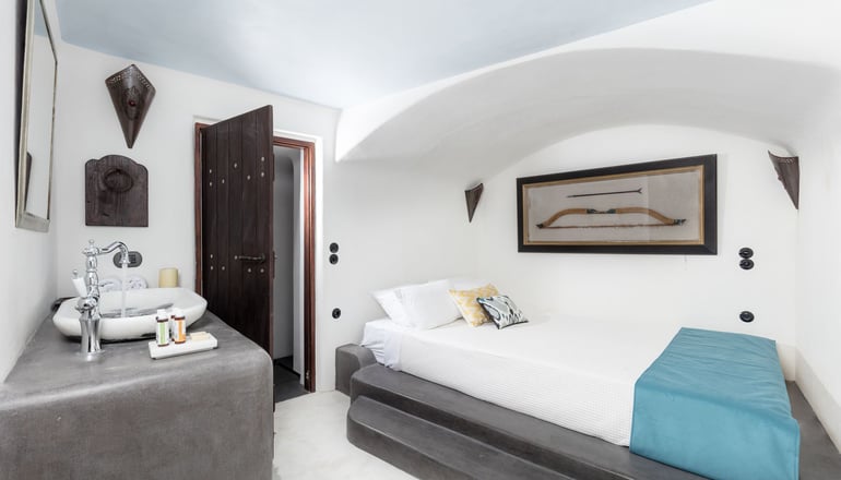 4* Ducato di Oia Santorini