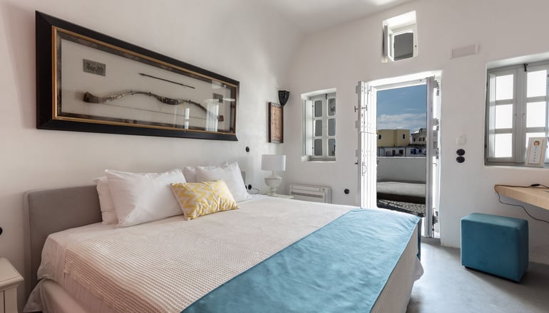 4* Ducato di Oia Santorini
