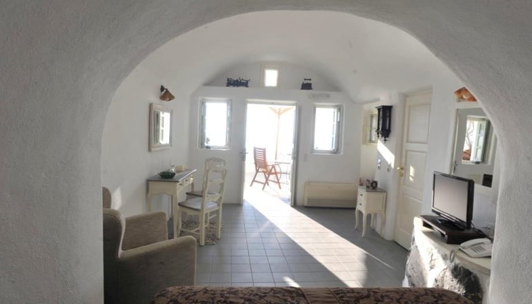 4* Fanari Villas Santorini