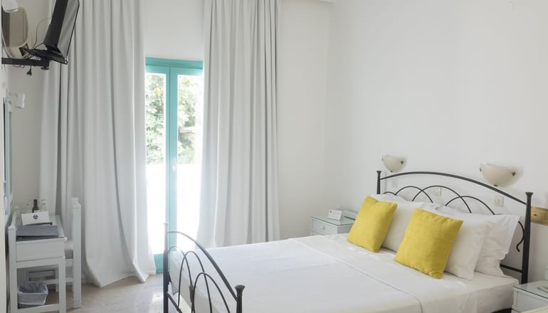 Amaryllis Beach Hotel